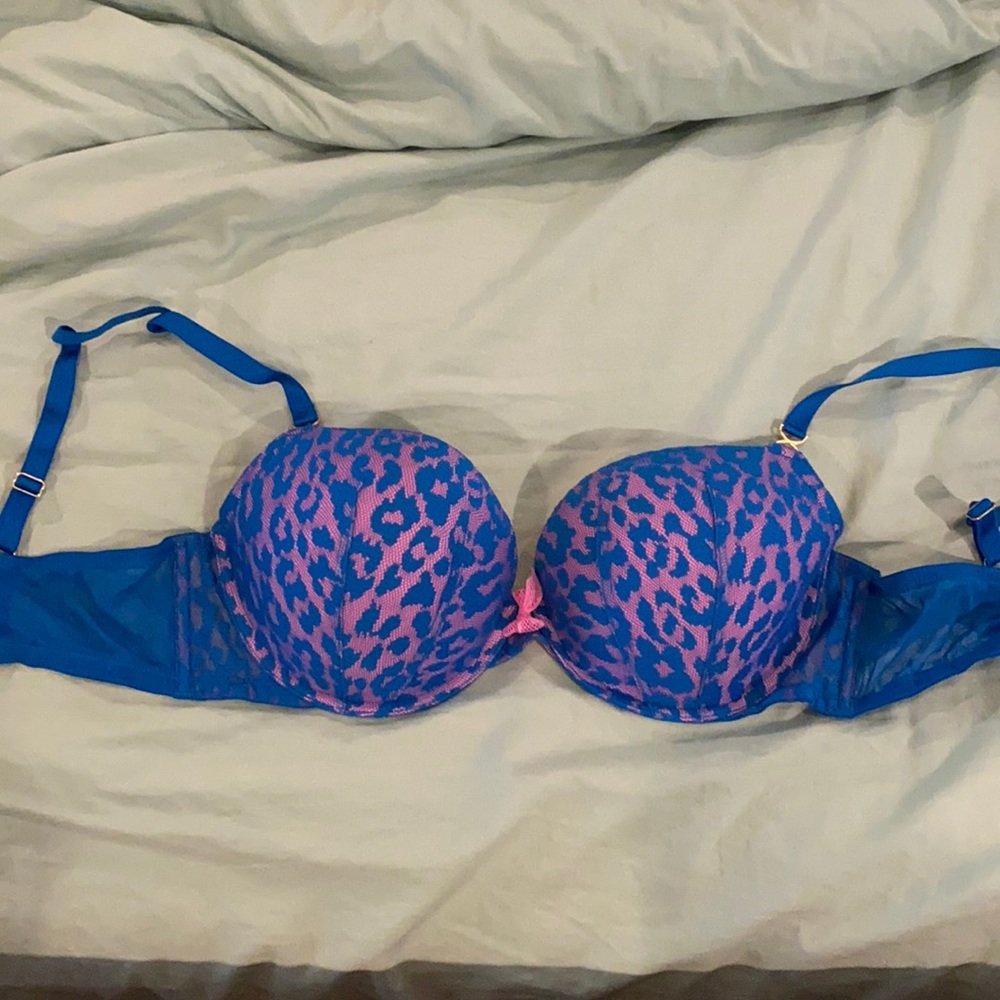 NWOT Victoria’s Secret very sexy bra. 38D